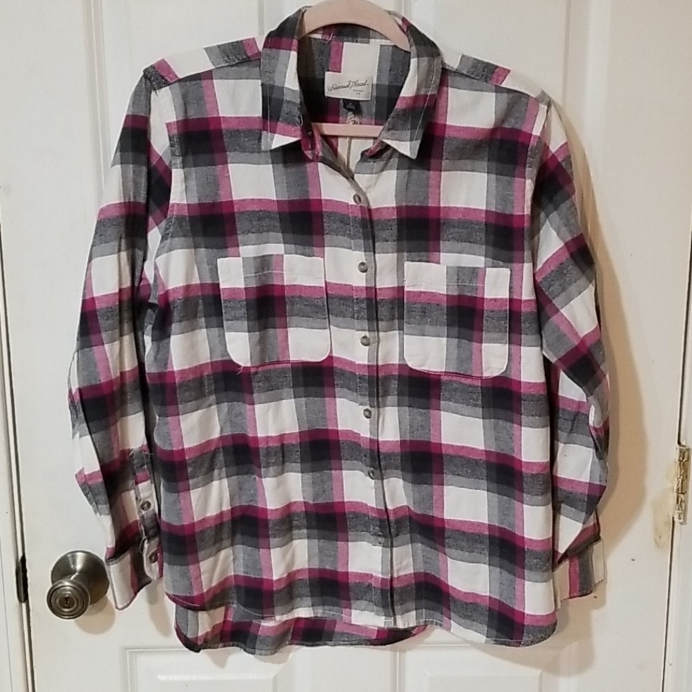 Universal Thread Plaid Long Sleeve Button-DownShir